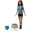 Barbie na biwaku płonące ognisko