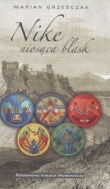 Nike niosąca blask