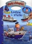 maly-chlopiec-lodzie-i-statki-naklejki-duza-plansza.jpg