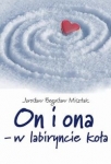 on-i-ona-w-labiryncie-kola.jpg