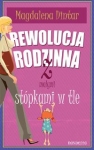 rewolucja-rodzinna-z-malymi-stopkami-w-tle.jpg