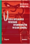 uczen-o-specjalnych-potrzebach-wychowawczych-w-klasie-szkolnej.jpg